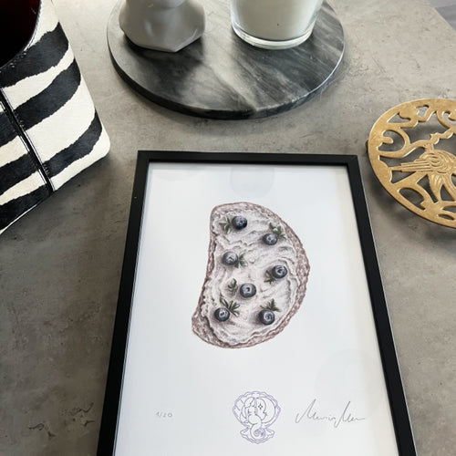 Kézzel rajzolt áfonyás toast gasztro illusztráció, egyedi ajándék